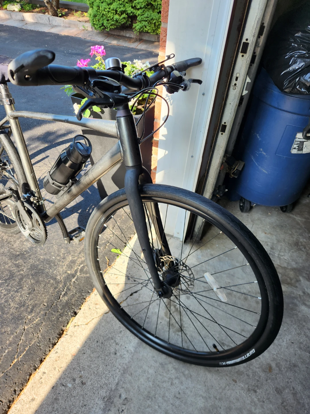 Giant Escape Hybrid Bike