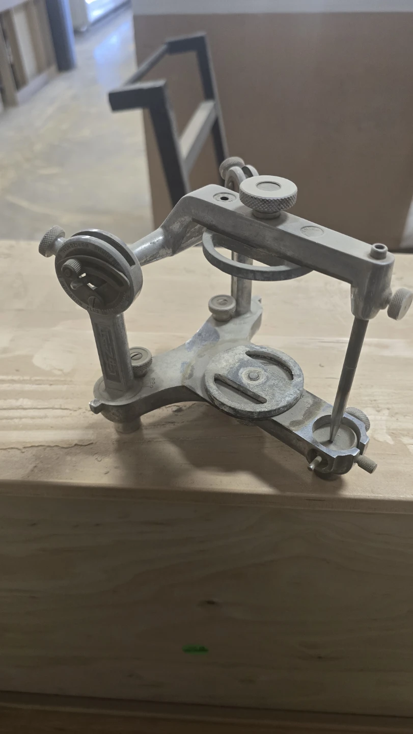 Dental Articulator