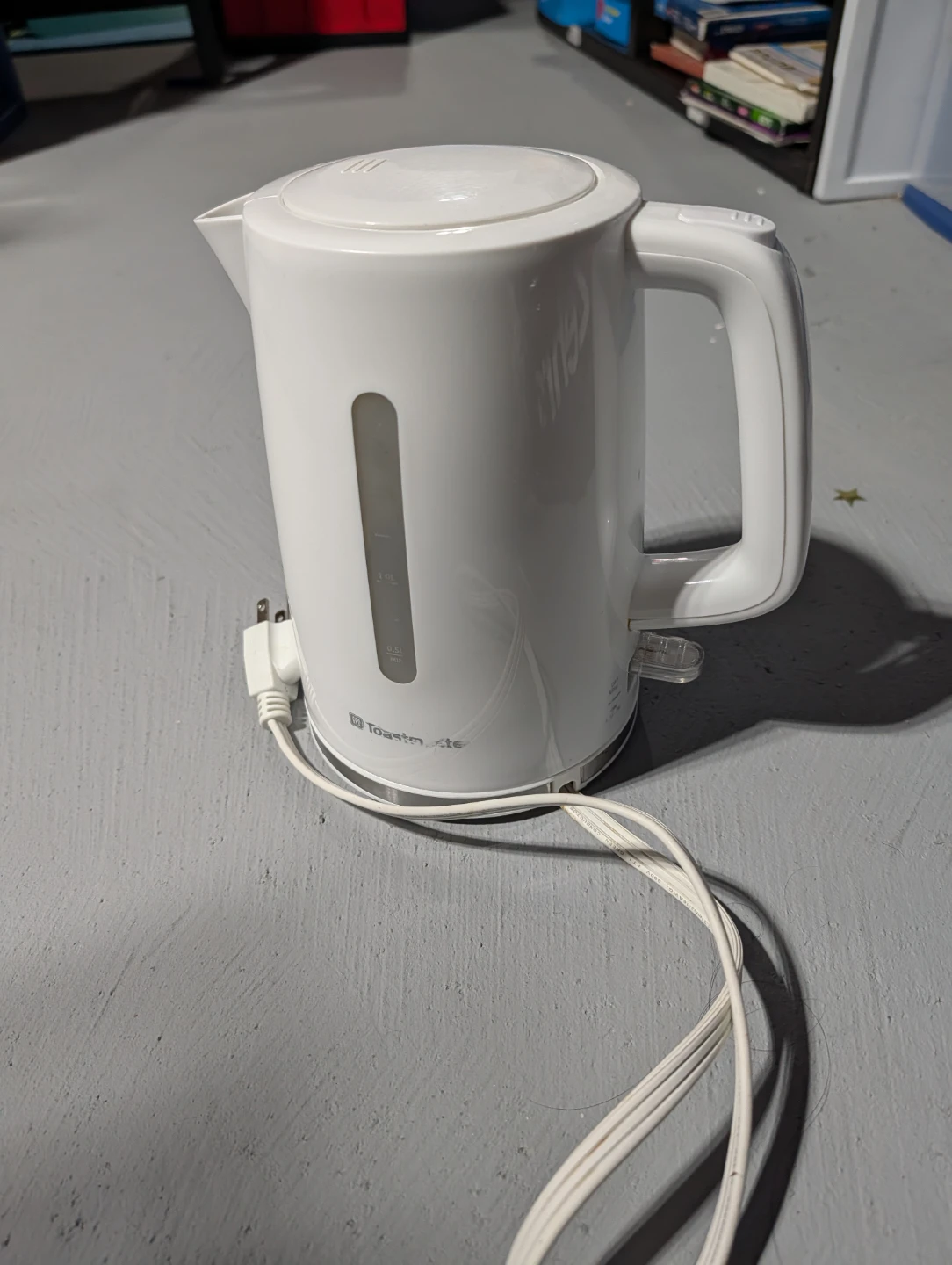 Toastmaster White Electric Kettle