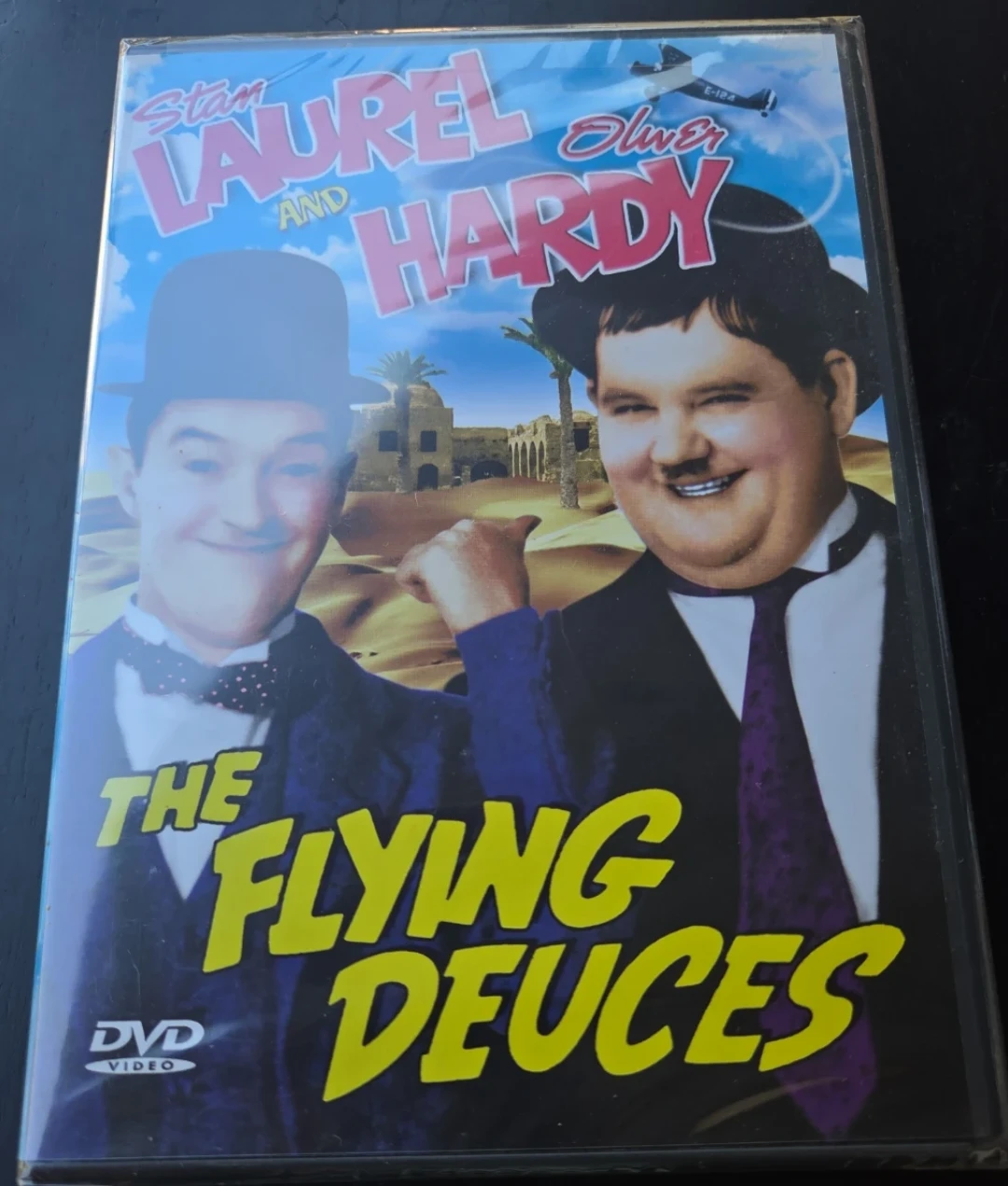 Stan Laurel & Oliver Hardy The Flying Deuces DVD - photo 2