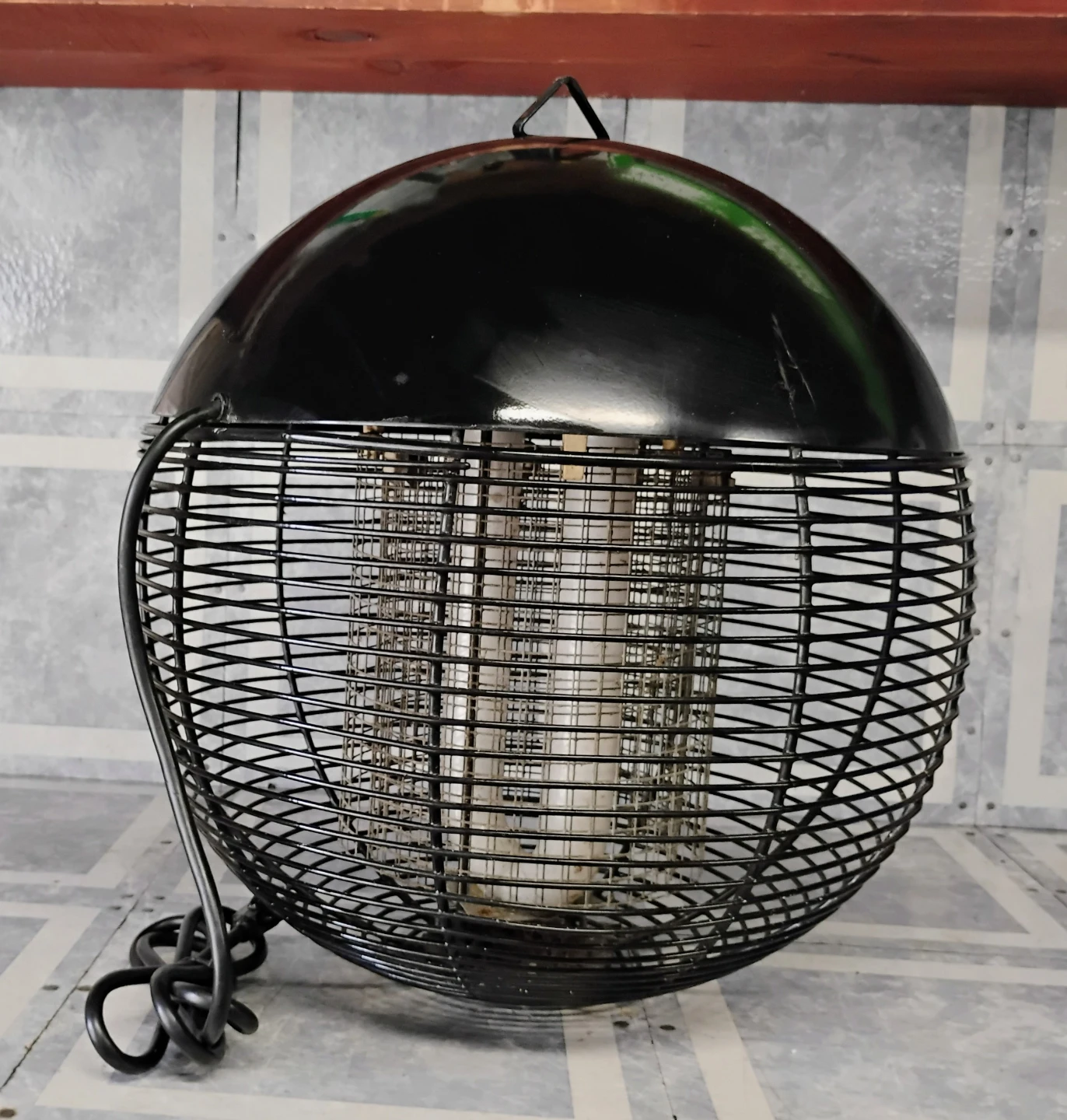 ELECTRIC BUG KILLER / INSECT ZAPPER (BY WEBER) - photo 3