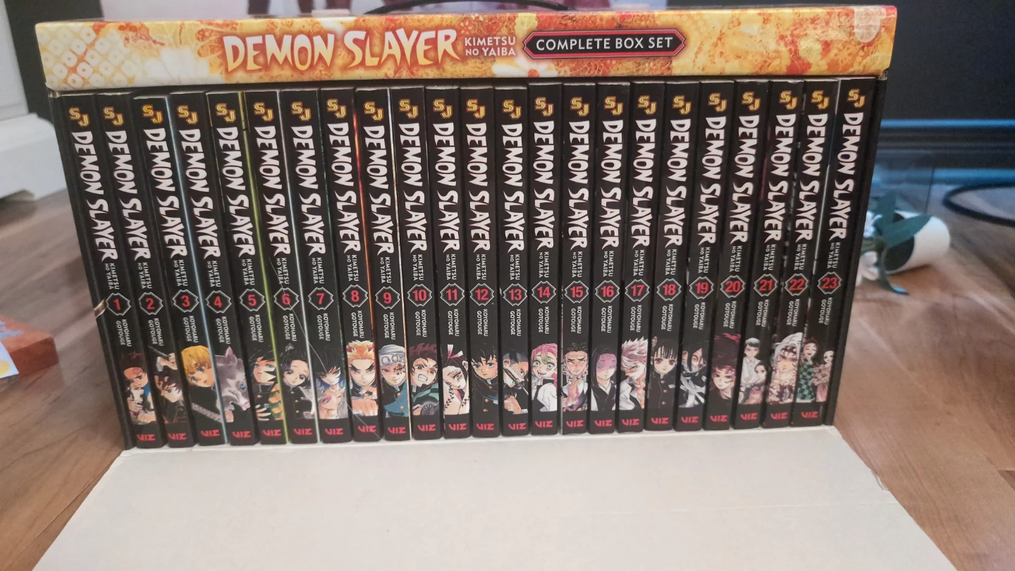 Demon Slayer: Kimetsu no Yaiba Complete Box Set - photo 2