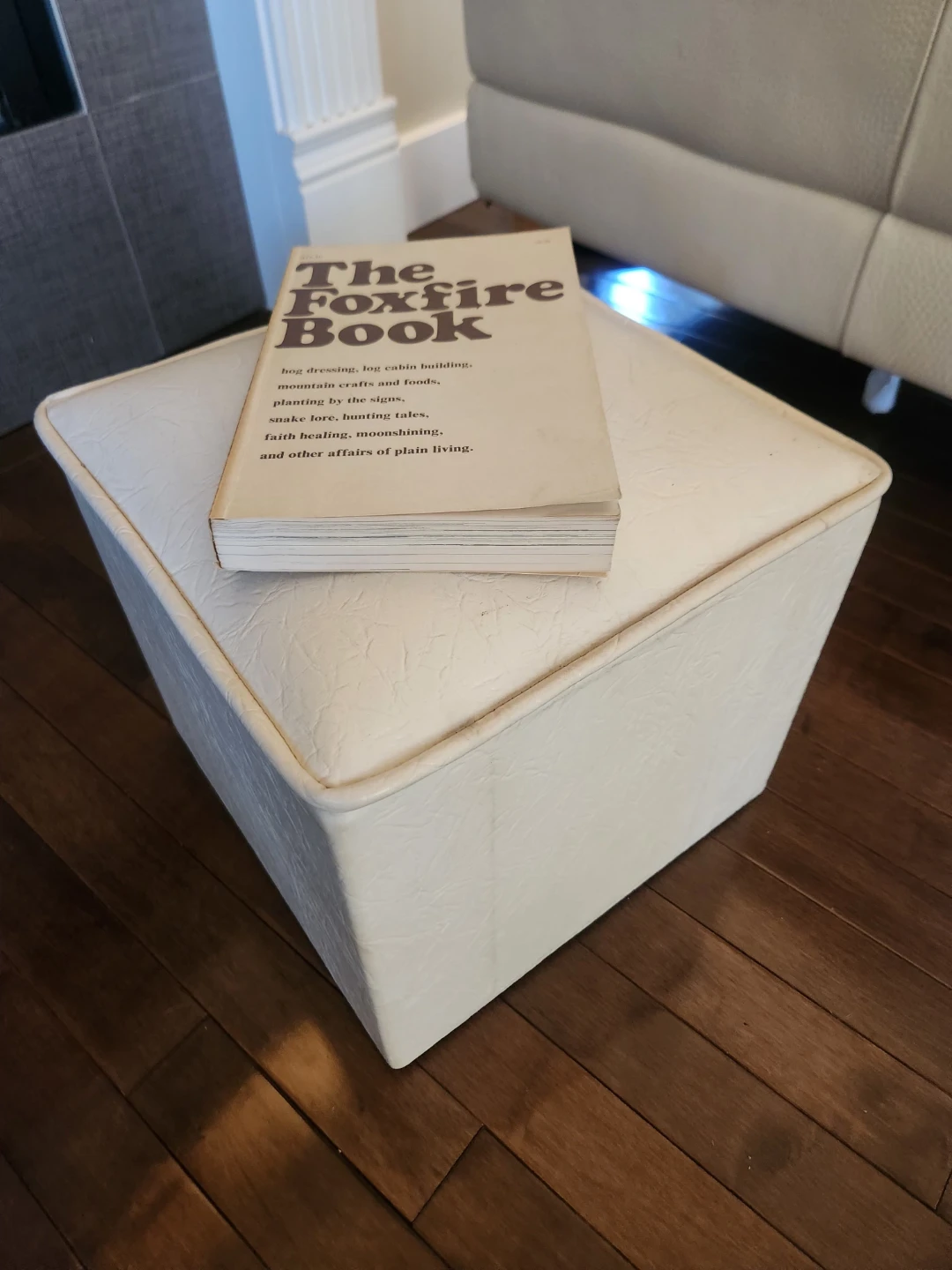 MID CENTURY cream colored cube Footrest - photo 2