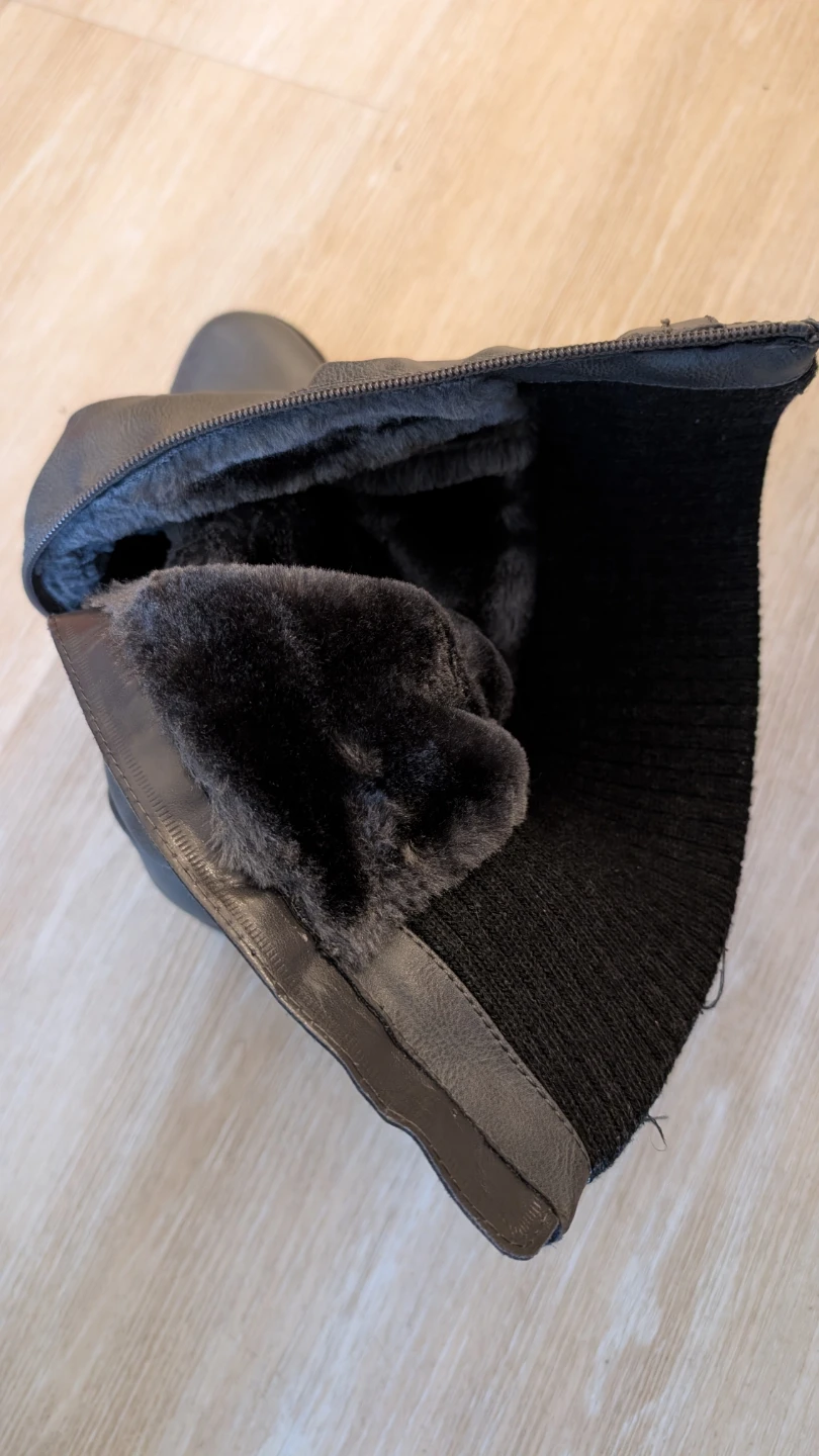 Women's Winter Boots Size 9 - photo 2