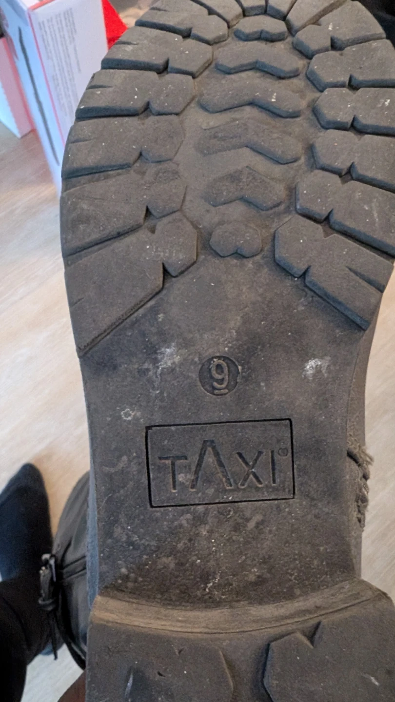 Women's Winter Boots Size 9 - photo 3