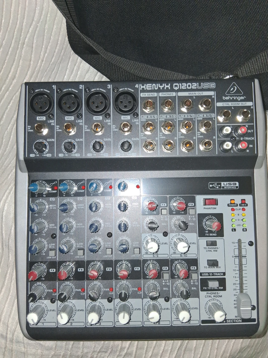 Behringer Xenyx Q1202USB Mixer - photo 2