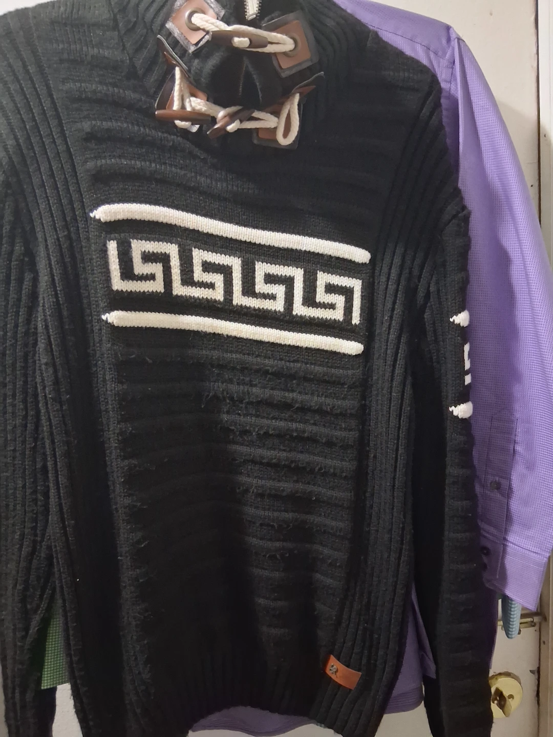 LCR Premium Black Sweater with Geometric Design - photo 2