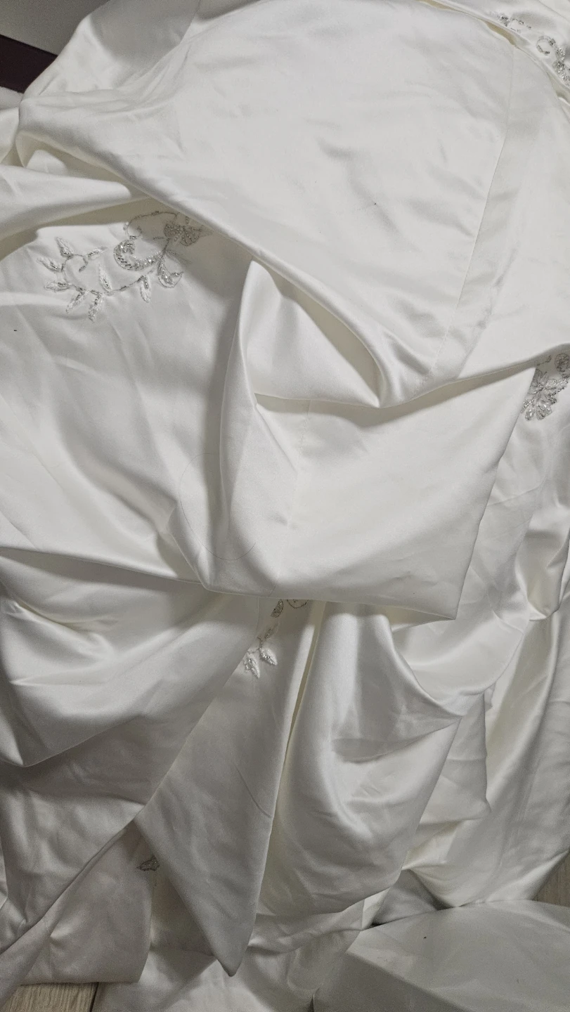 White Beaded Wedding Dress Strapless - photo 3