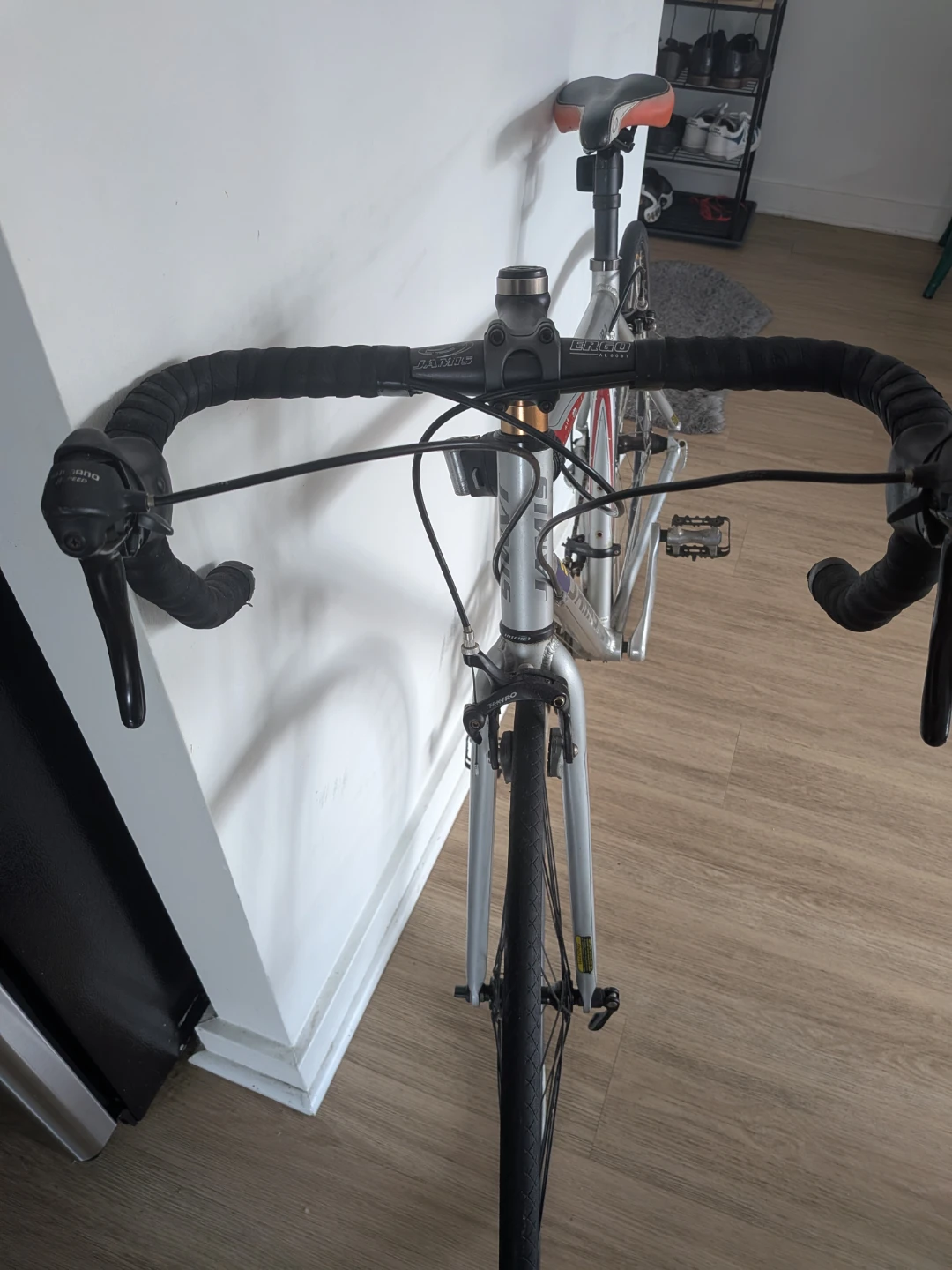 Silver Ventura Road Bike - photo 3