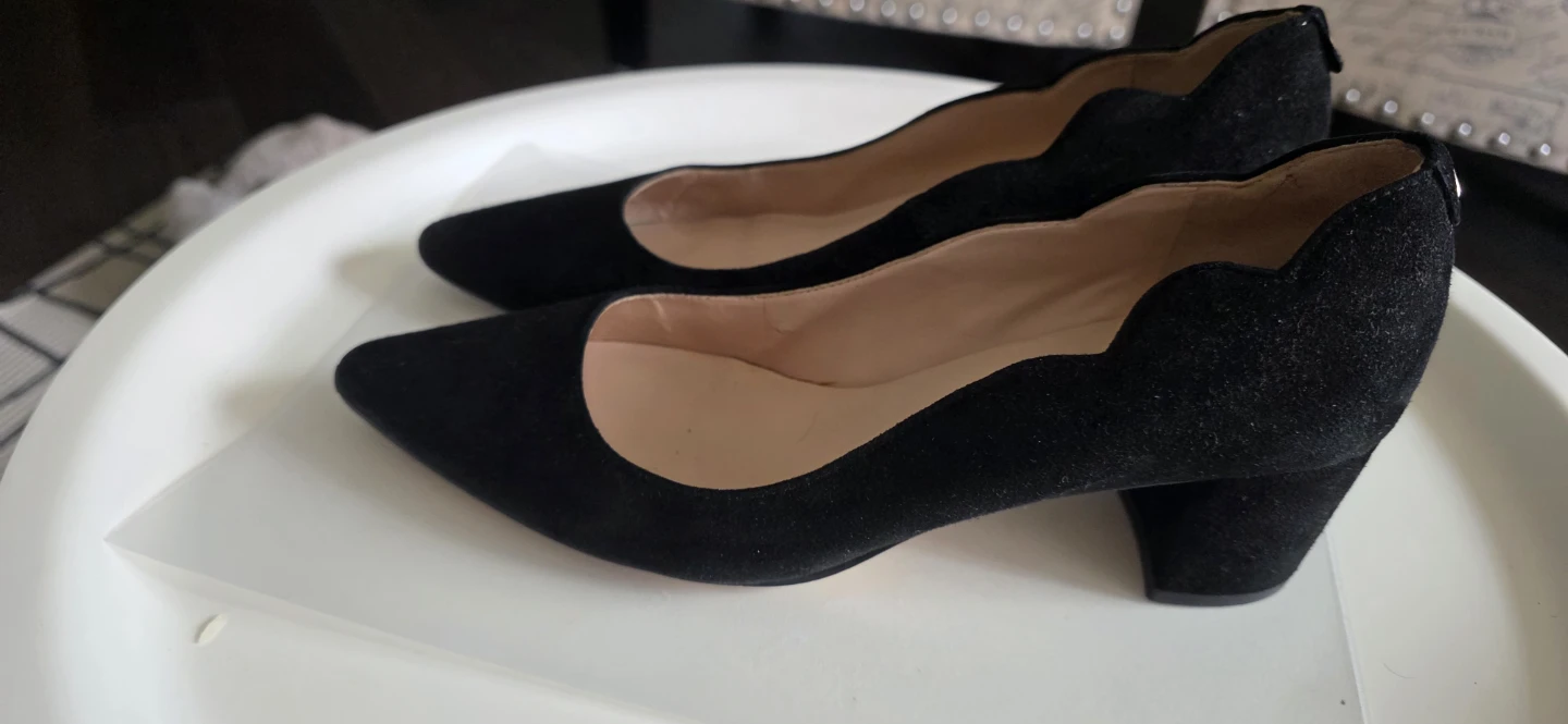 Kate Spade Black Suede Pointed Toe Heels - Size 7 - photo 2