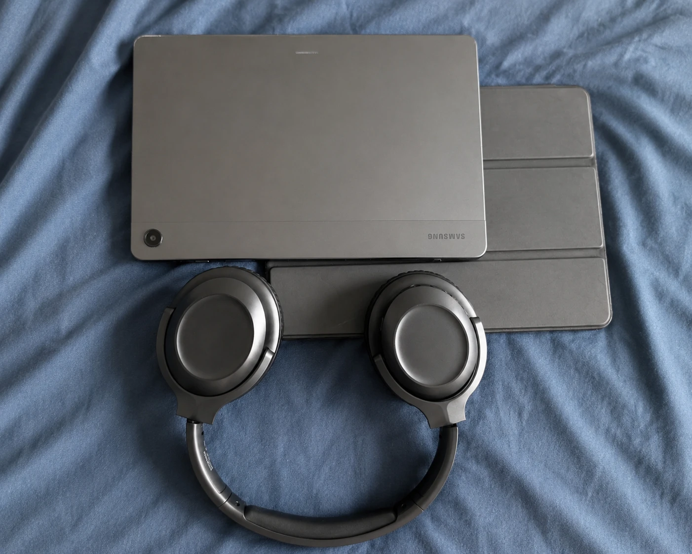 Samsung Galaxy Tab A9+ 5G Tablet With Headphone & Earbud - photo 3