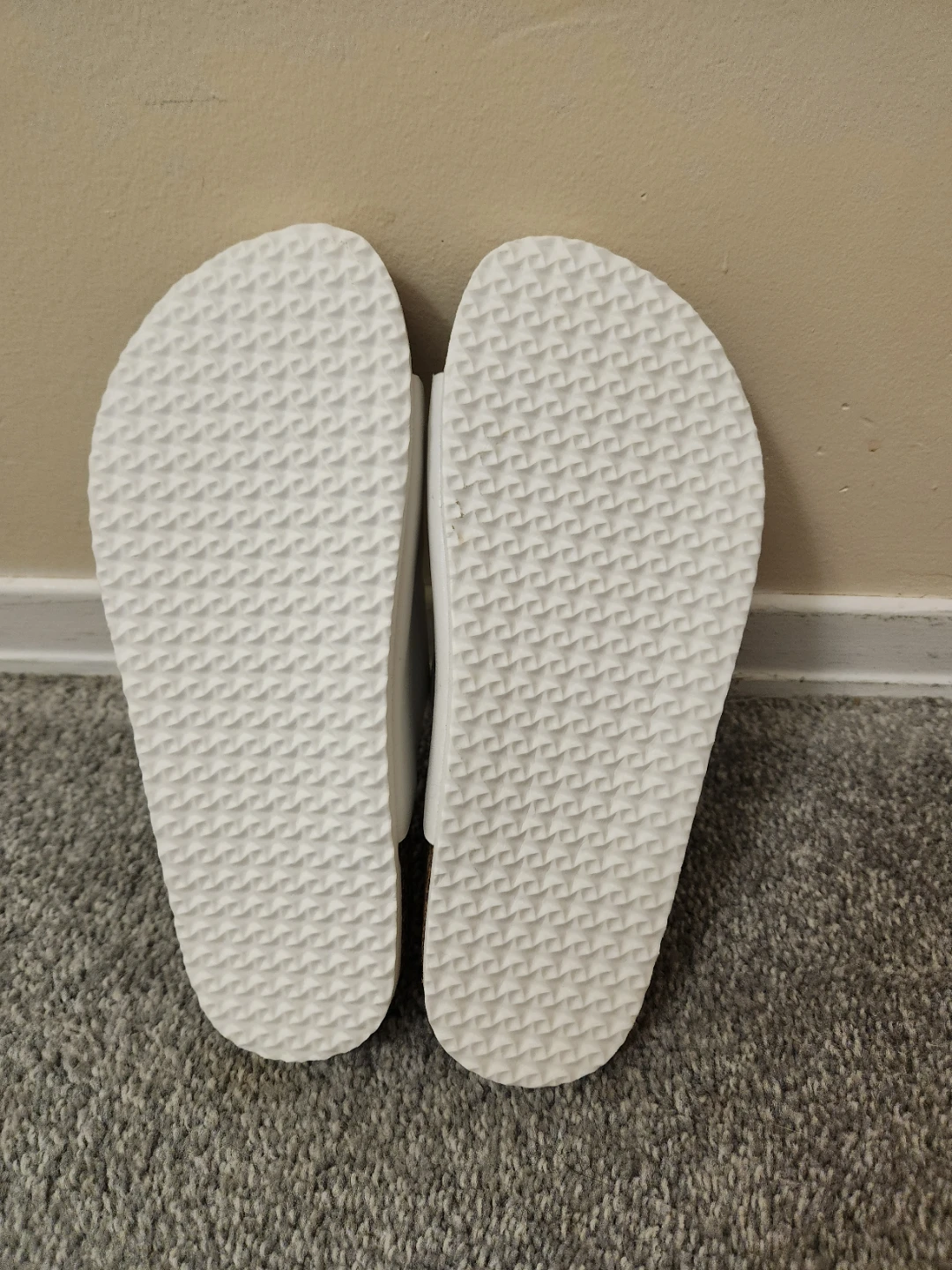 Streetwear Society White Double Buckle Slides Sandals, Size 6 - photo 4