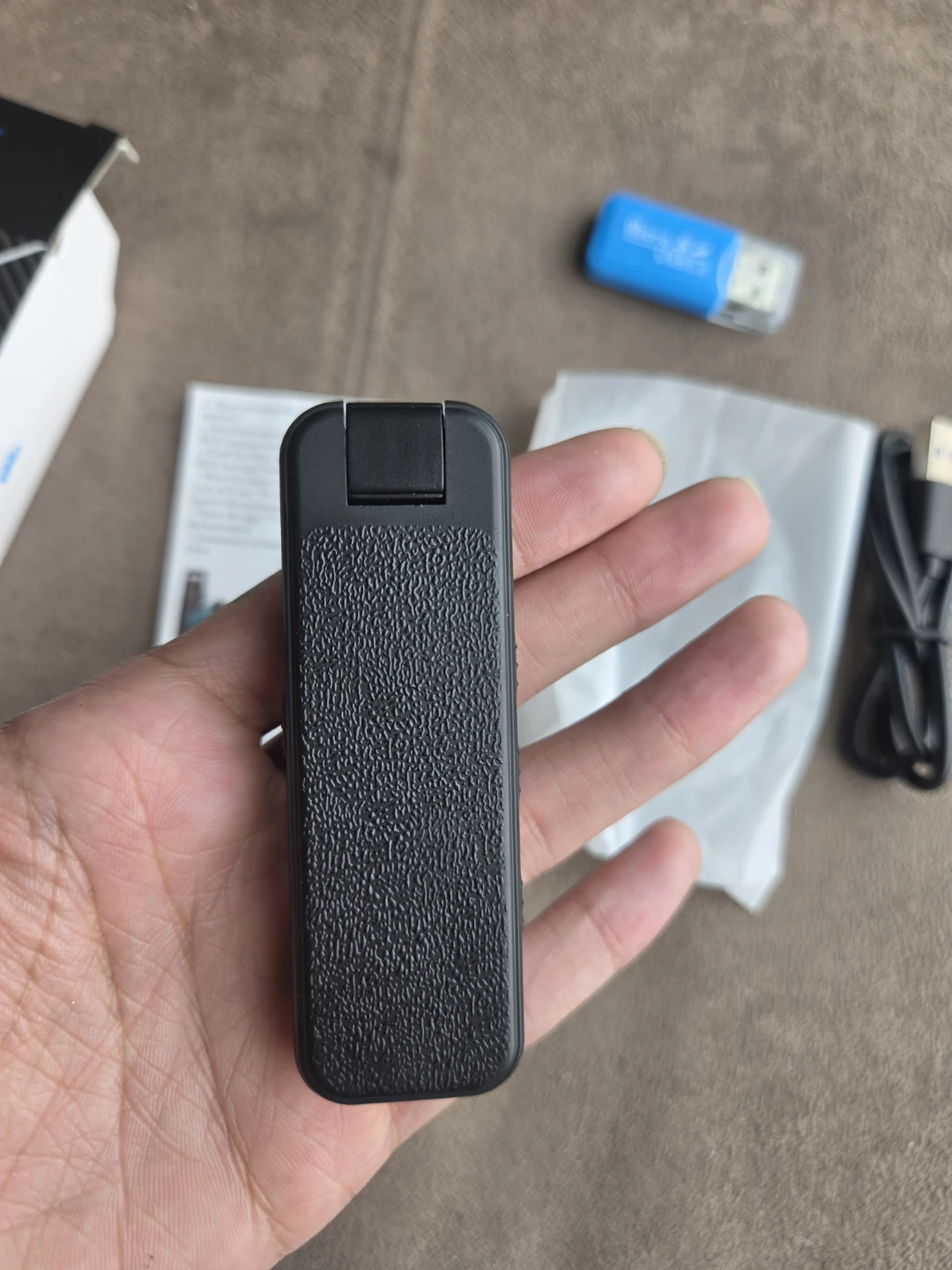 HD Camera Clip-on Device - photo 3