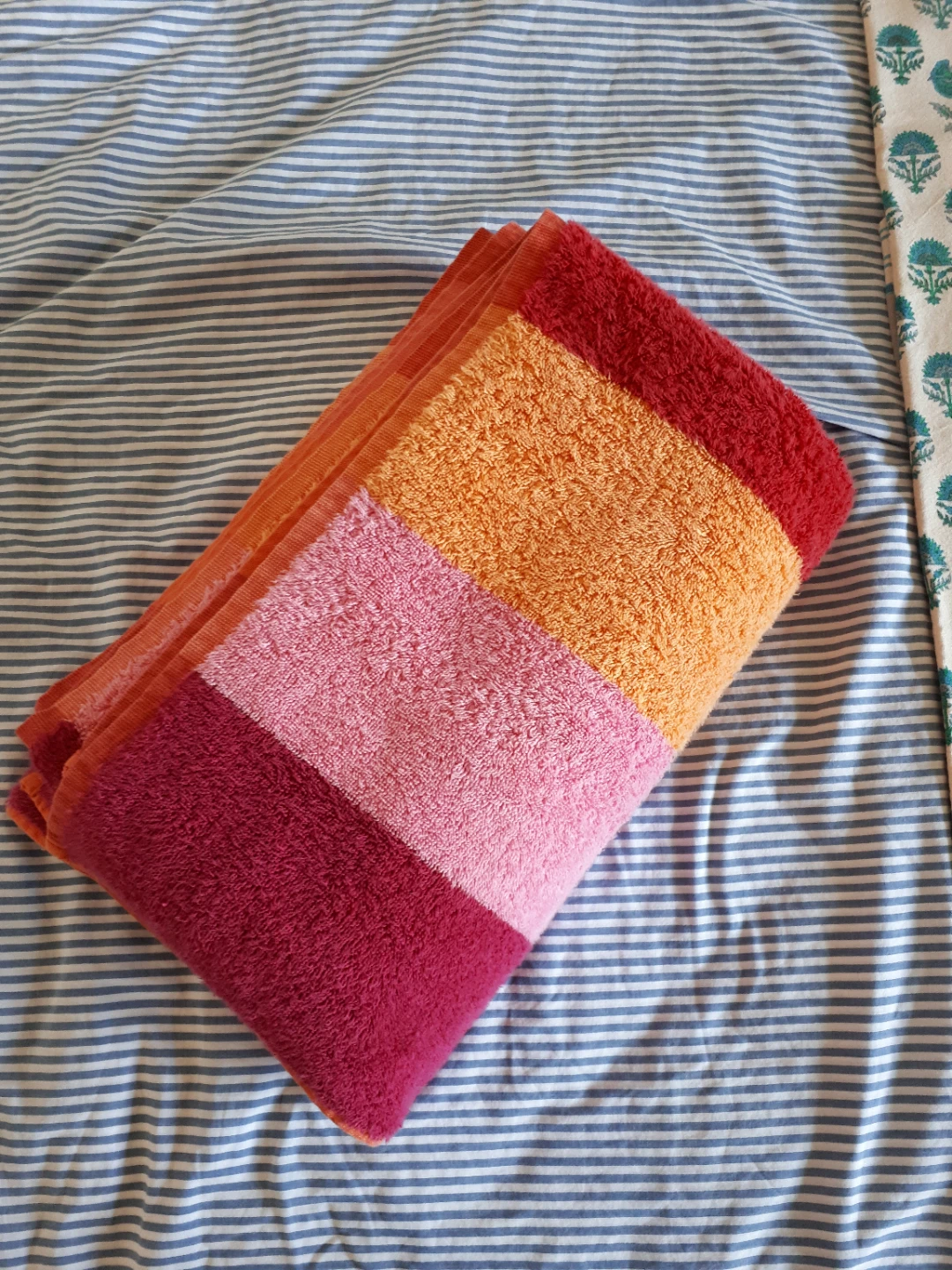 Extra Large Towel: Burgundy Orange Pink Stripes ♥️🩷🧡 - photo 4