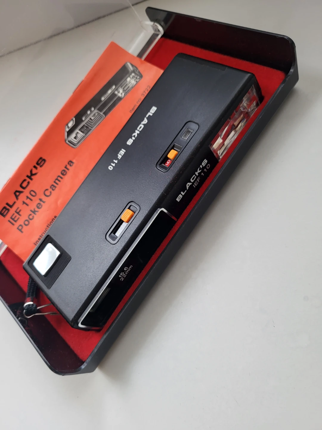 BLACK'S IEF 110 Pocket Camera - photo 2