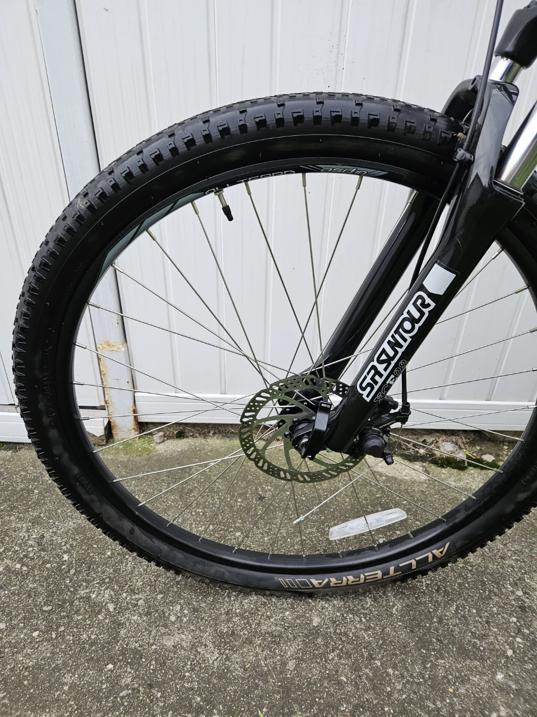 GT Agressor Pro Mountain Bike - photo 4