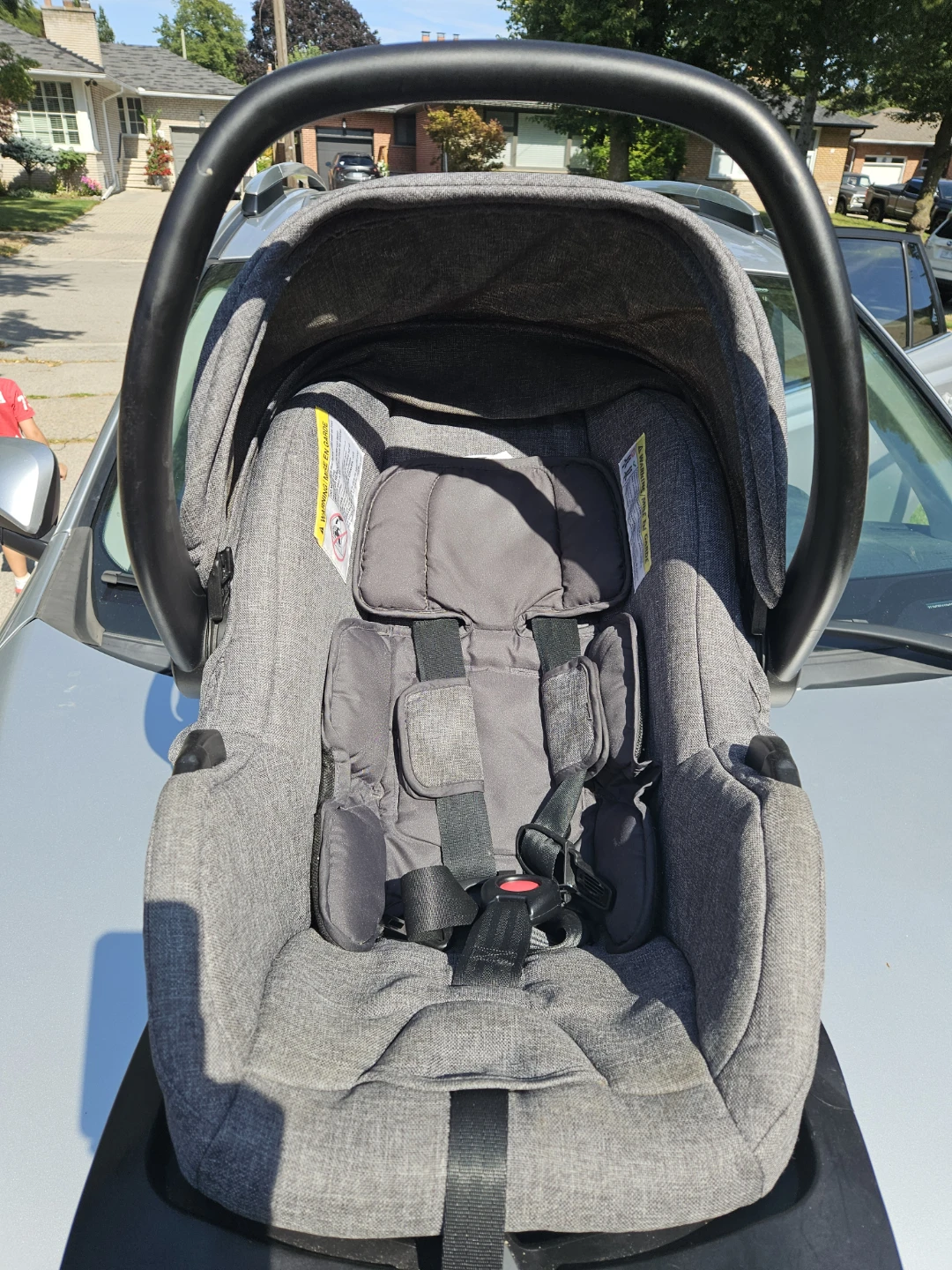 Evenflo Infant Car Seat with Base - photo 2
