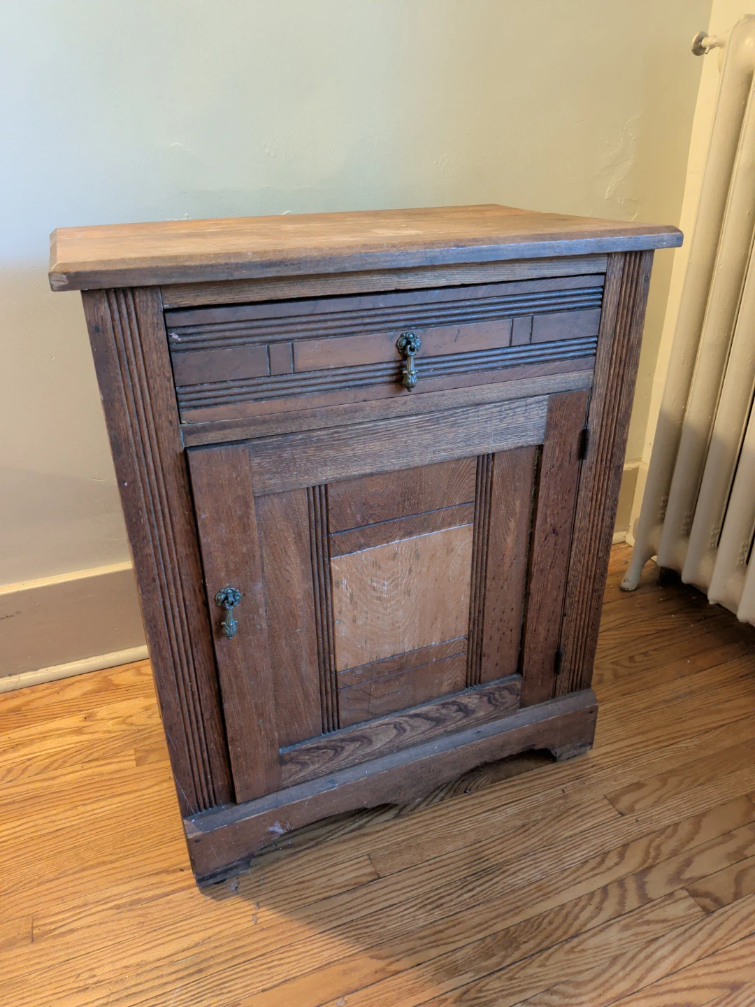 Vintage Wooden Nightstand / Cabinet