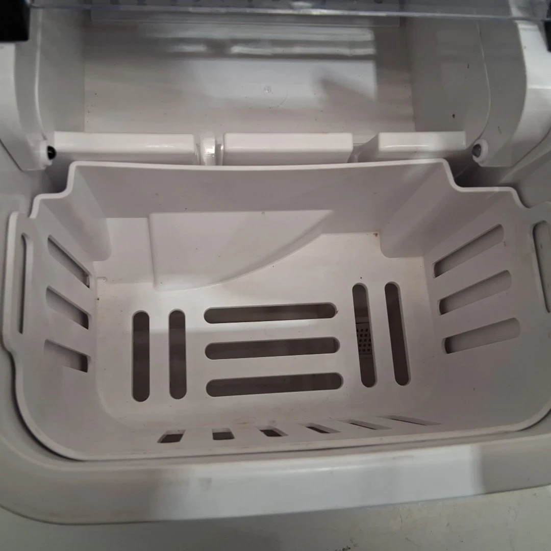 Portable Countertop Ice Maker - photo 3