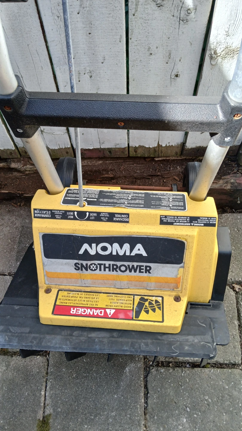 Mona Snow blower for $10.00 - photo 2