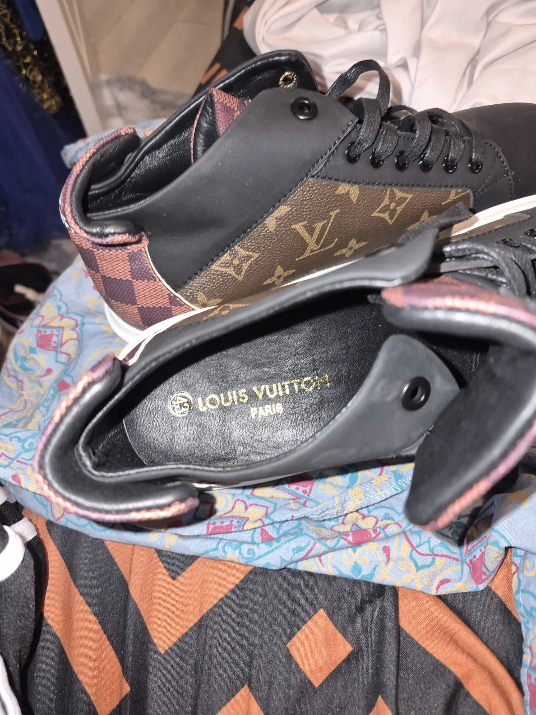 Louis Vuitton Sneakers - photo 2