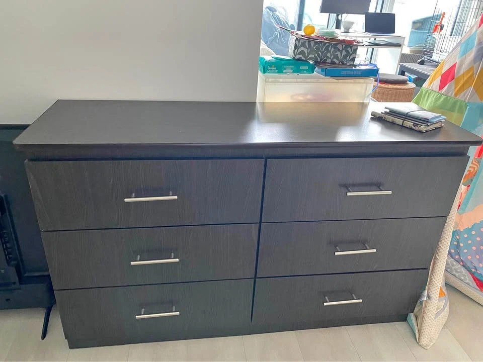 Dark Wood Dresser - 6 Drawers