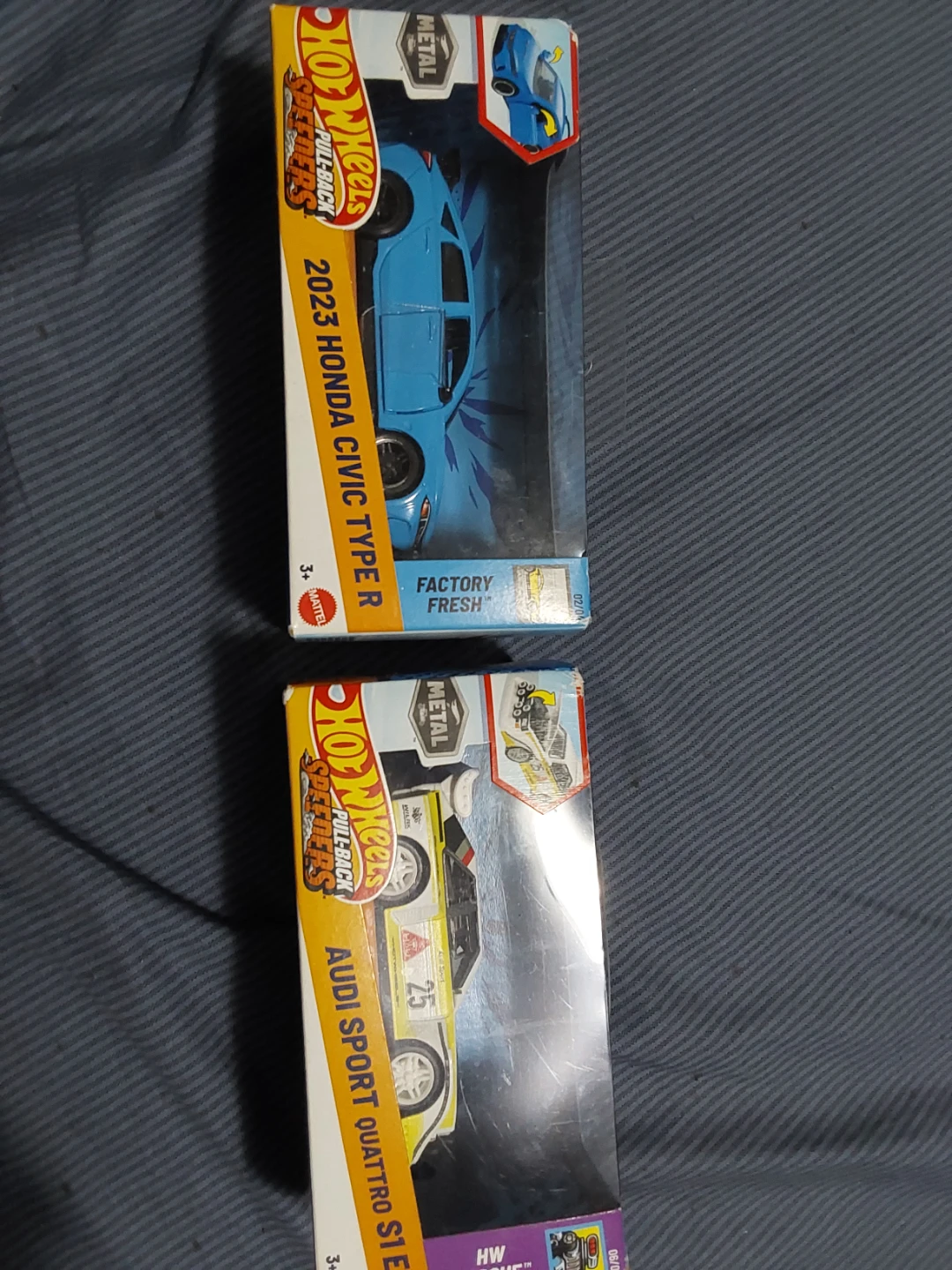 2 Hot Wheels Pull-Back Speeders