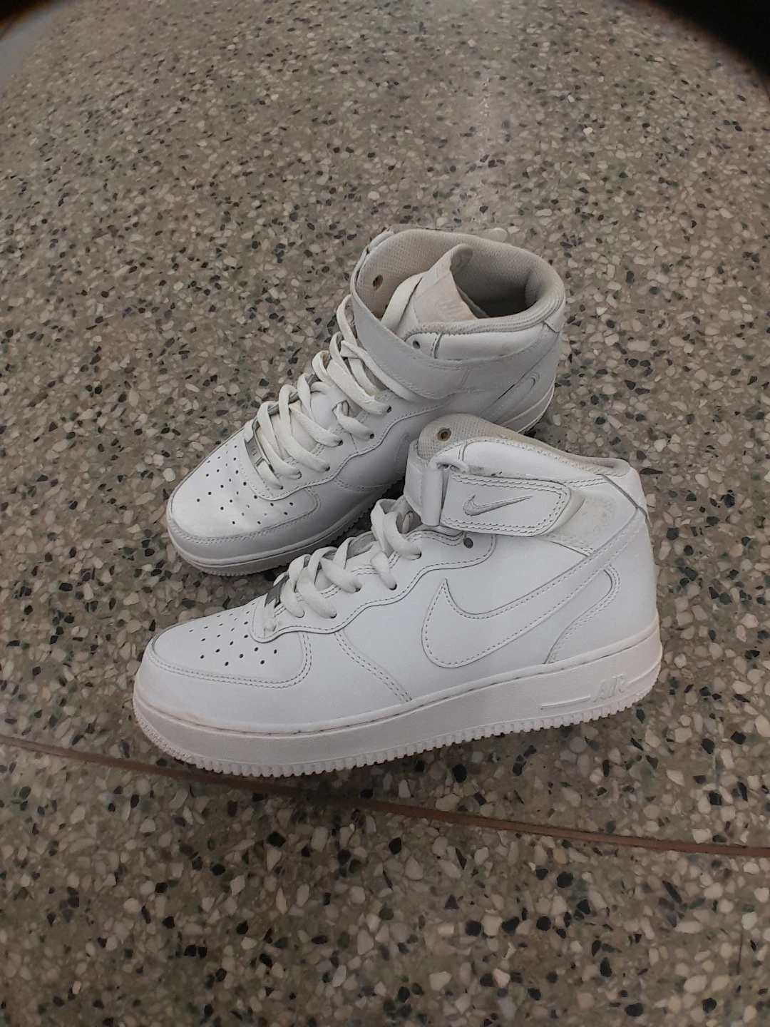 White Nike Air Force 1 Mid Top Sneakers Men's Size 9
