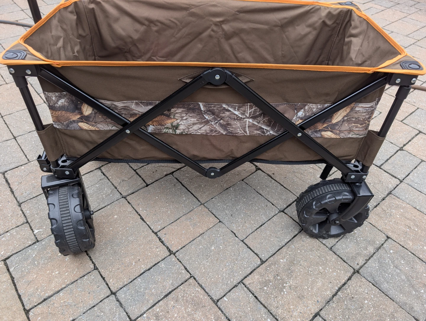EUC - Ozark Trail REALTREE Heavy Duty Folding Wagon - photo 2
