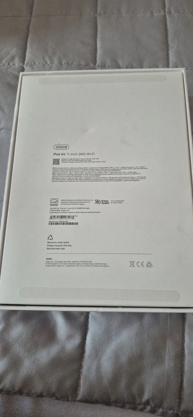 Apple iPad Air (5th Gen) 256GB empty box only