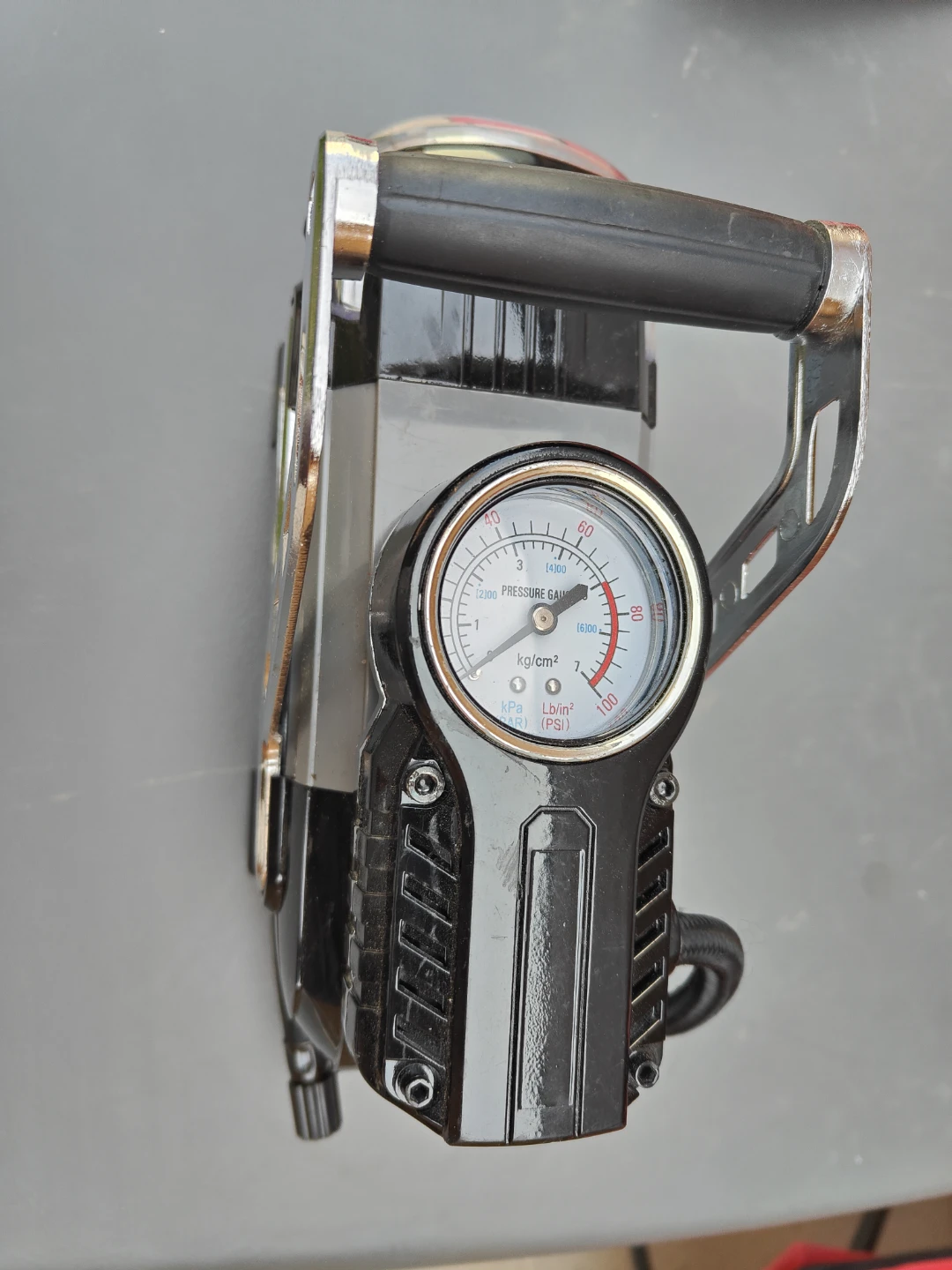 Tire inflator