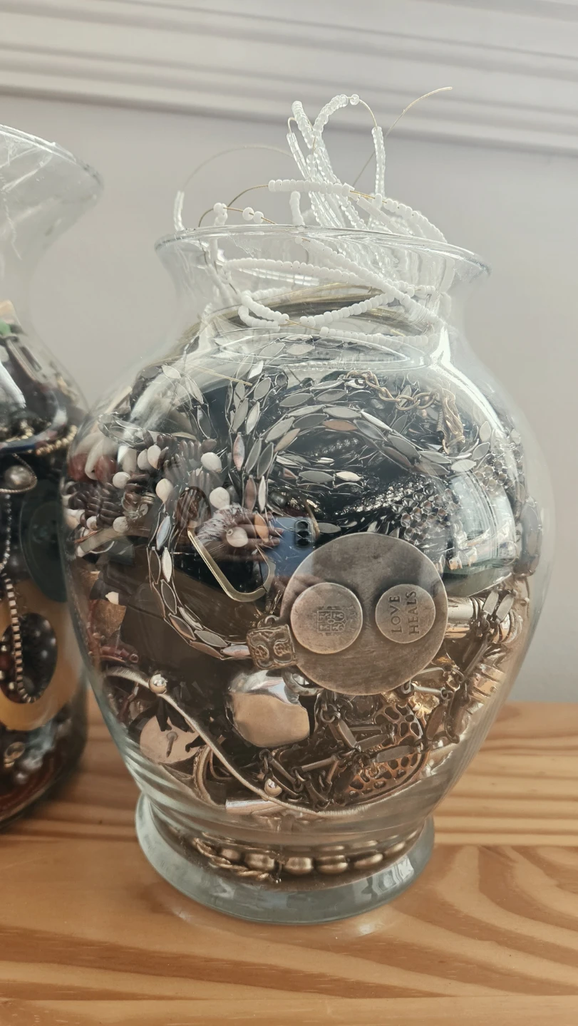 2 Assorted Costume Jewellery Jar - photo 2
