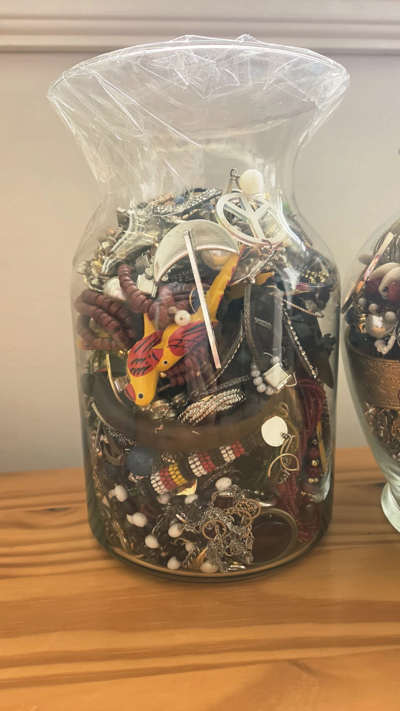2 Assorted Costume Jewellery Jar - photo 3