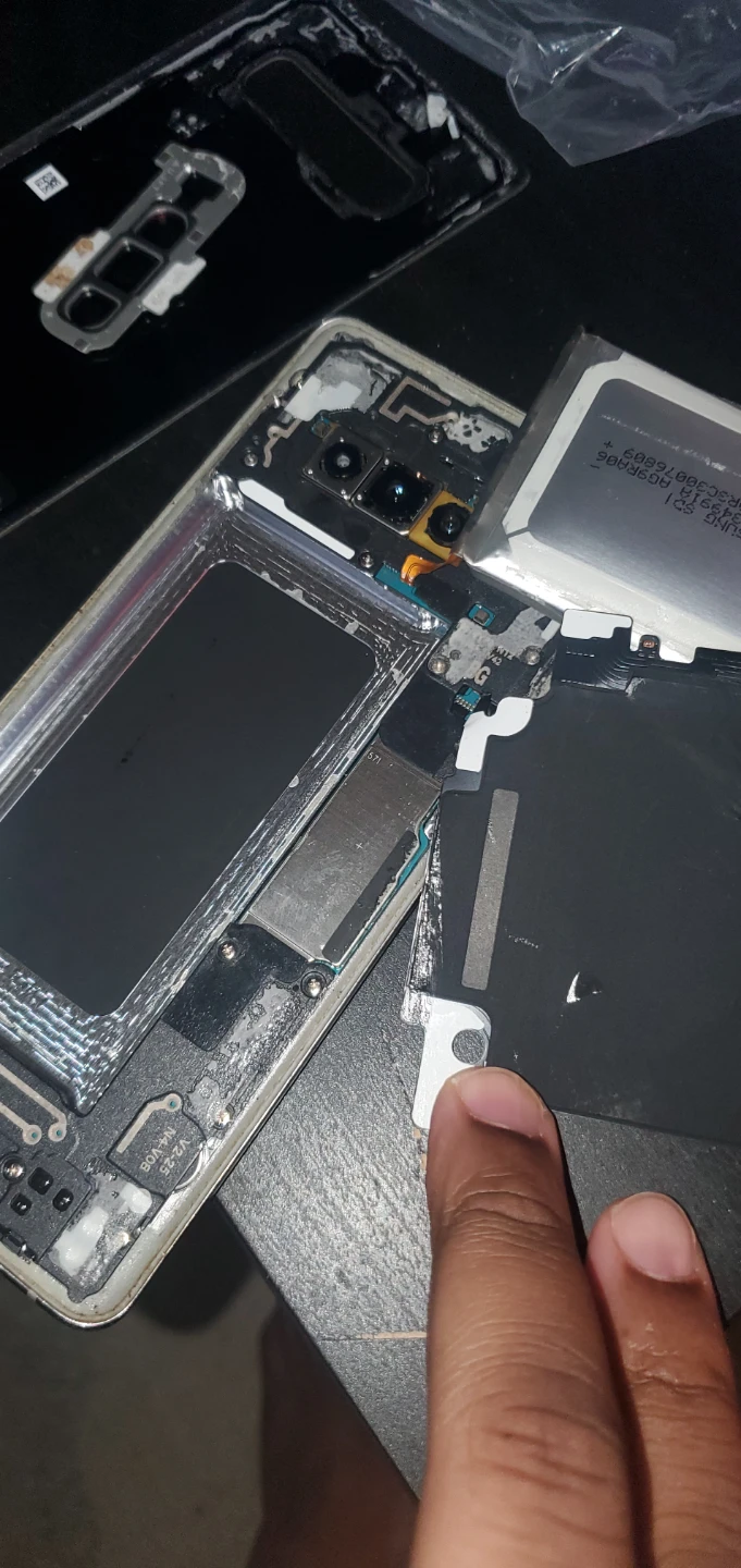 **PARTS ONLY** Samsung Galaxy S10 Back Cover and Battery - photo 3