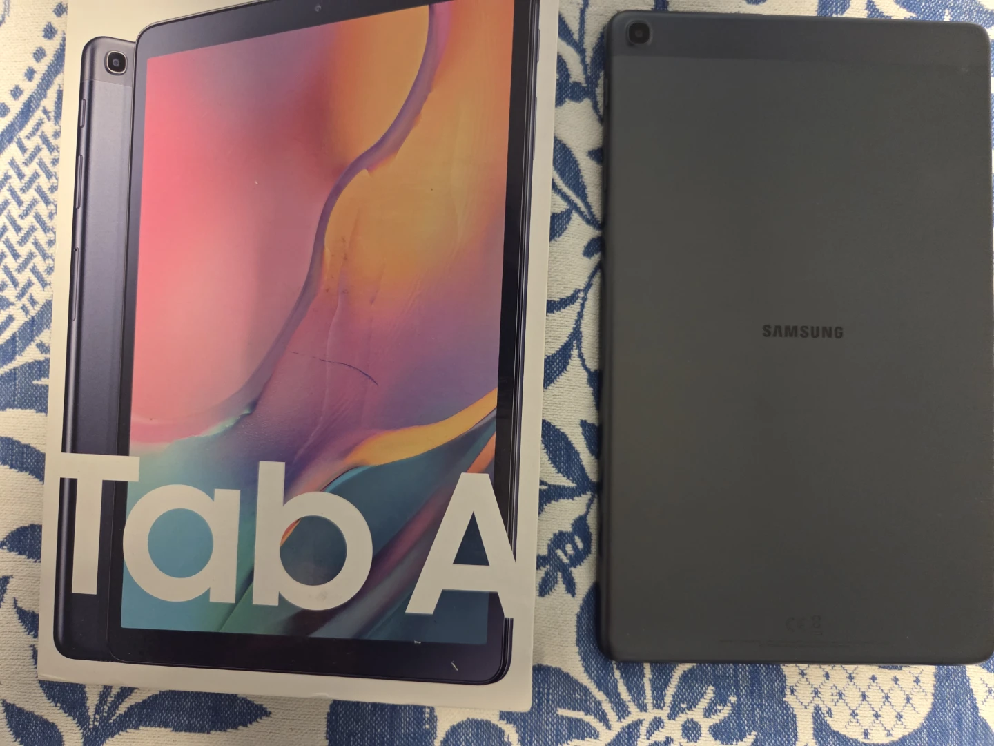 Samsung Galaxy Tab A 10.1" + Case & Box - photo 3