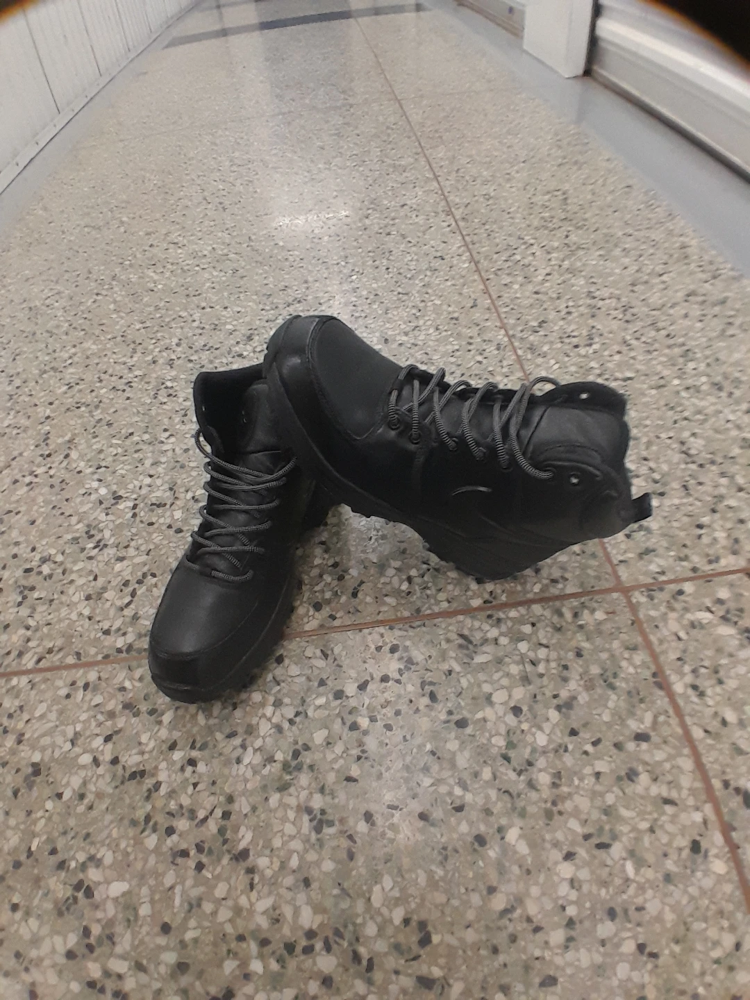 Nike ACG Boots - Black Men's Size 8.5 - photo 3