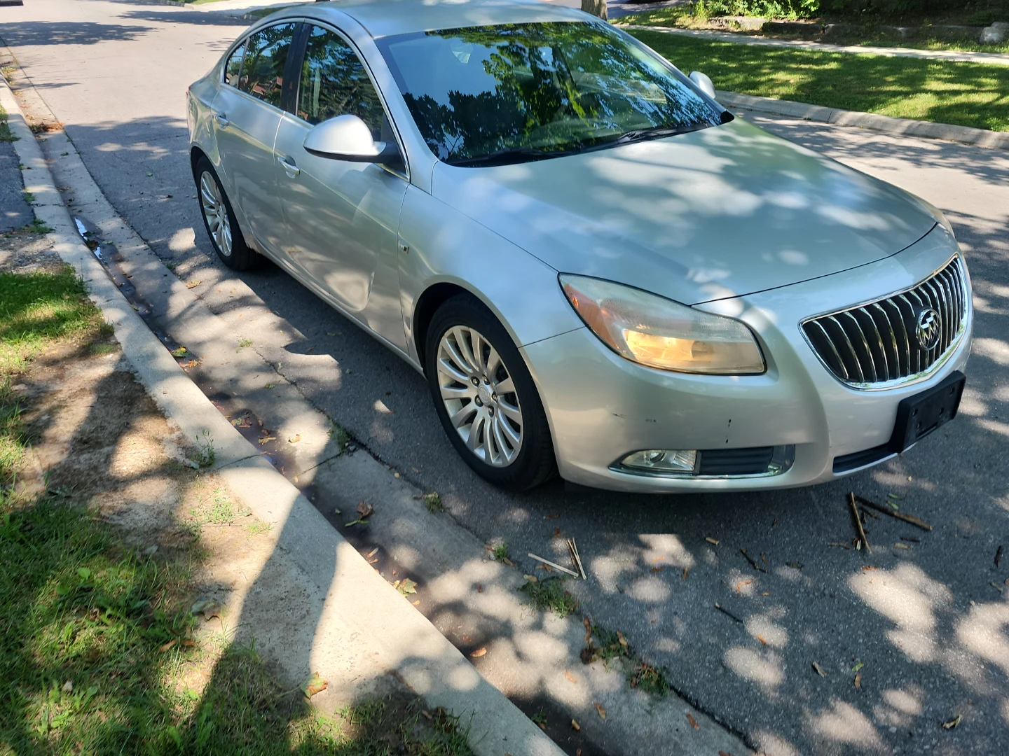 2011 Silver Buick Regal Sedan clean CARFAX  ONE owner only