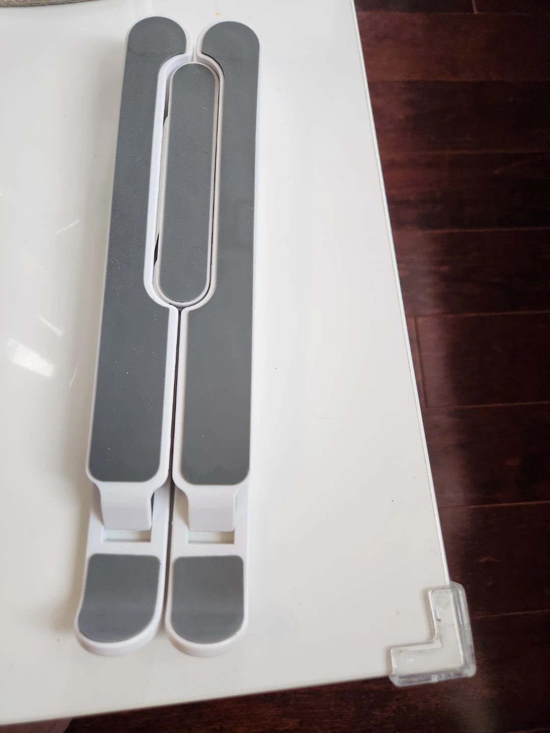 Laptop stand