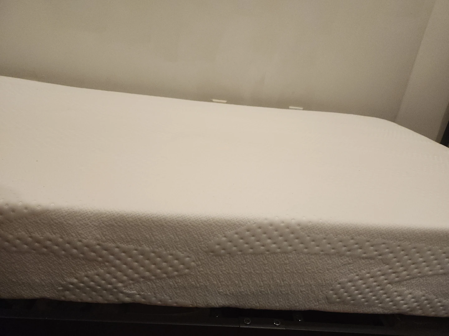 Mattress & Bed Frame with Headboard and USB Ports - photo 4