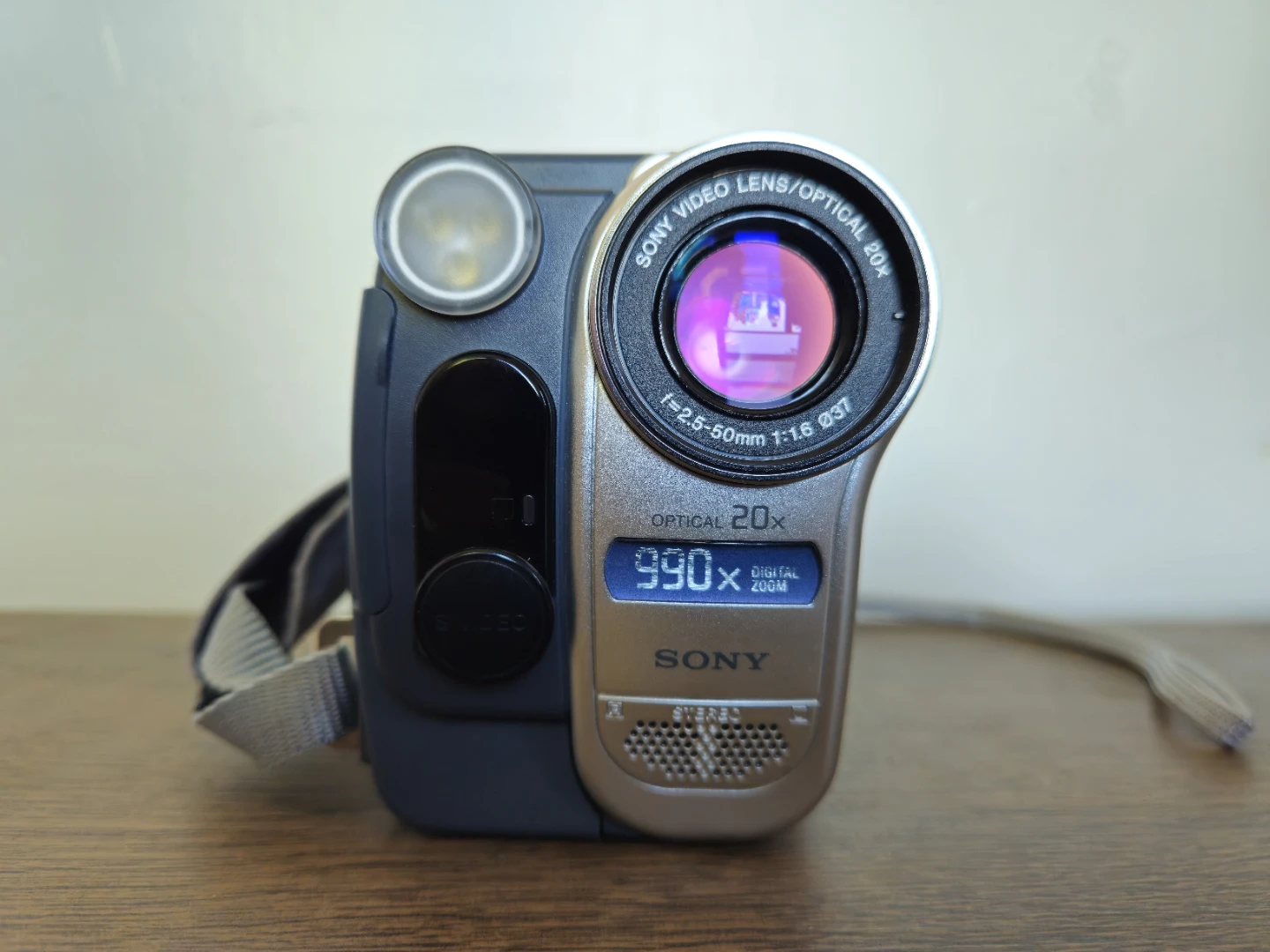 Sony Digital8 Handycam Camcorder - photo 4