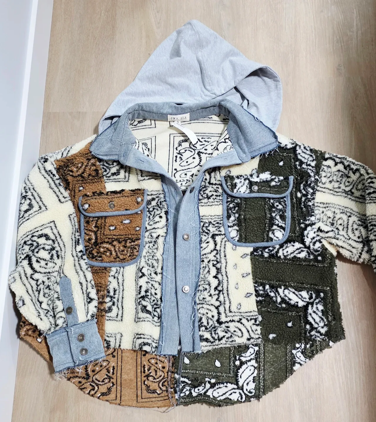 Oli & Hali Paisley Sherpa Jacket with Hood - photo 2