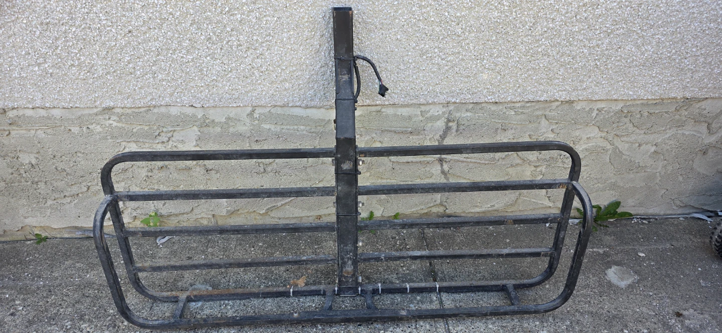 Rear storage cage