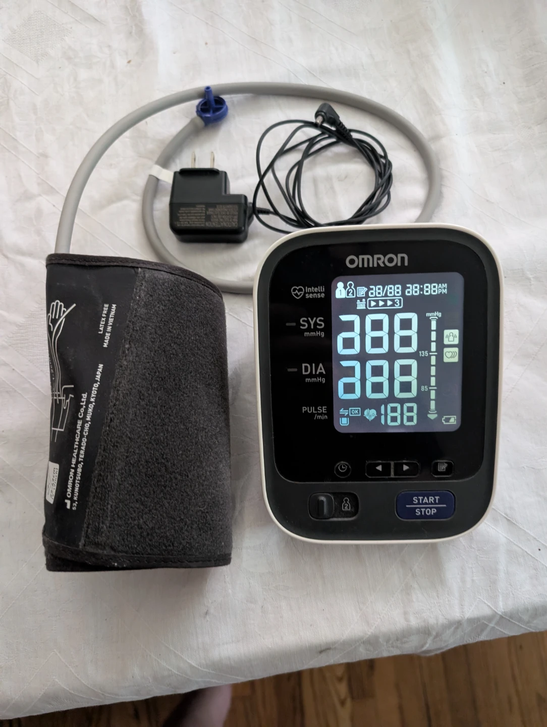 Omron Blood Pressure Monitor with Cuff and AC Adapter - photo 2