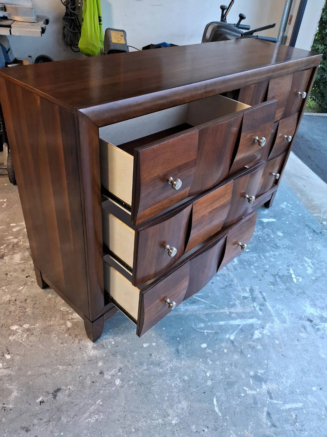 Walnut dreseer with 6.drawers. - photo 3