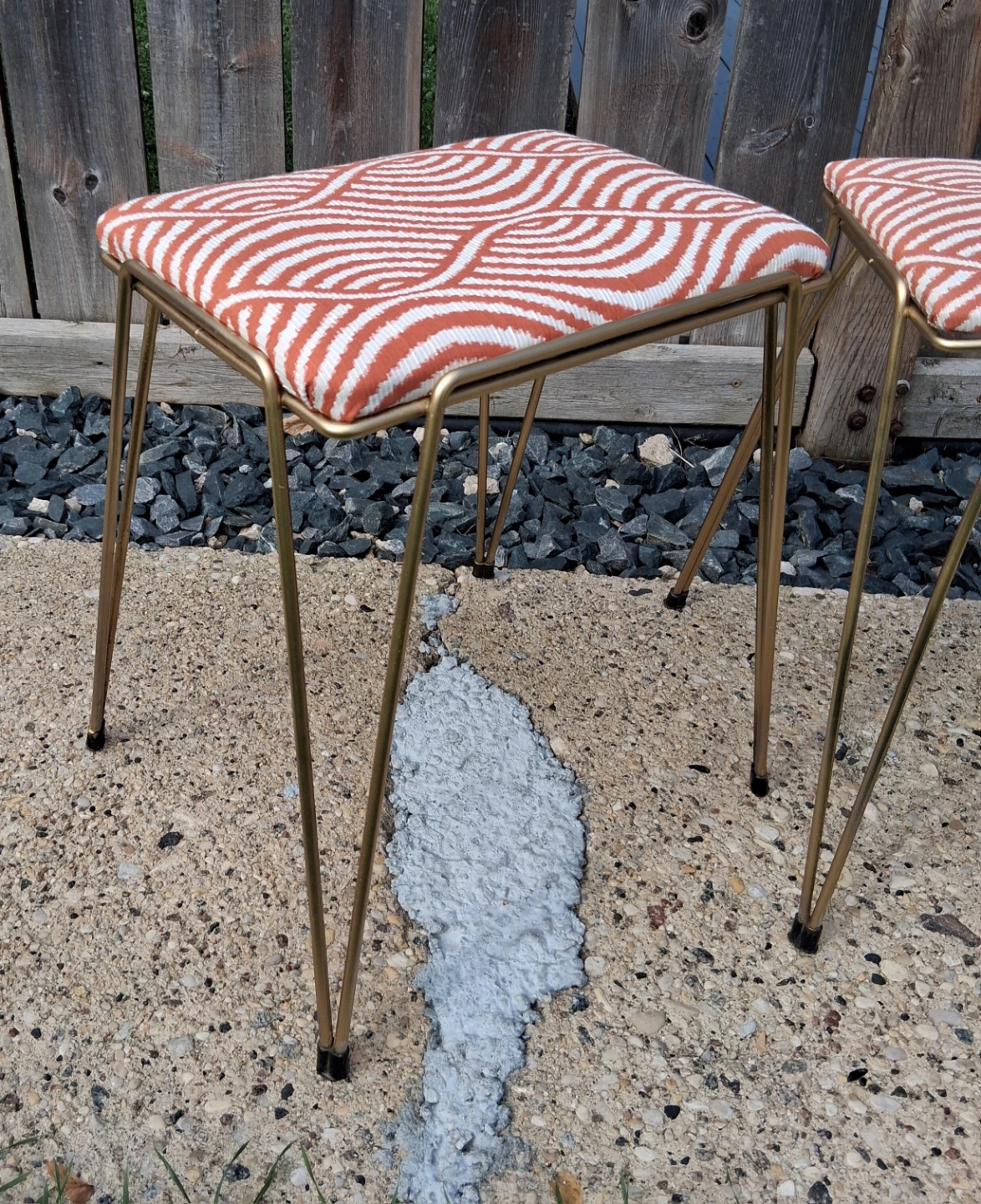 Mid-Century Modern Vanity Stool with Orange and White Pattern - photo 3