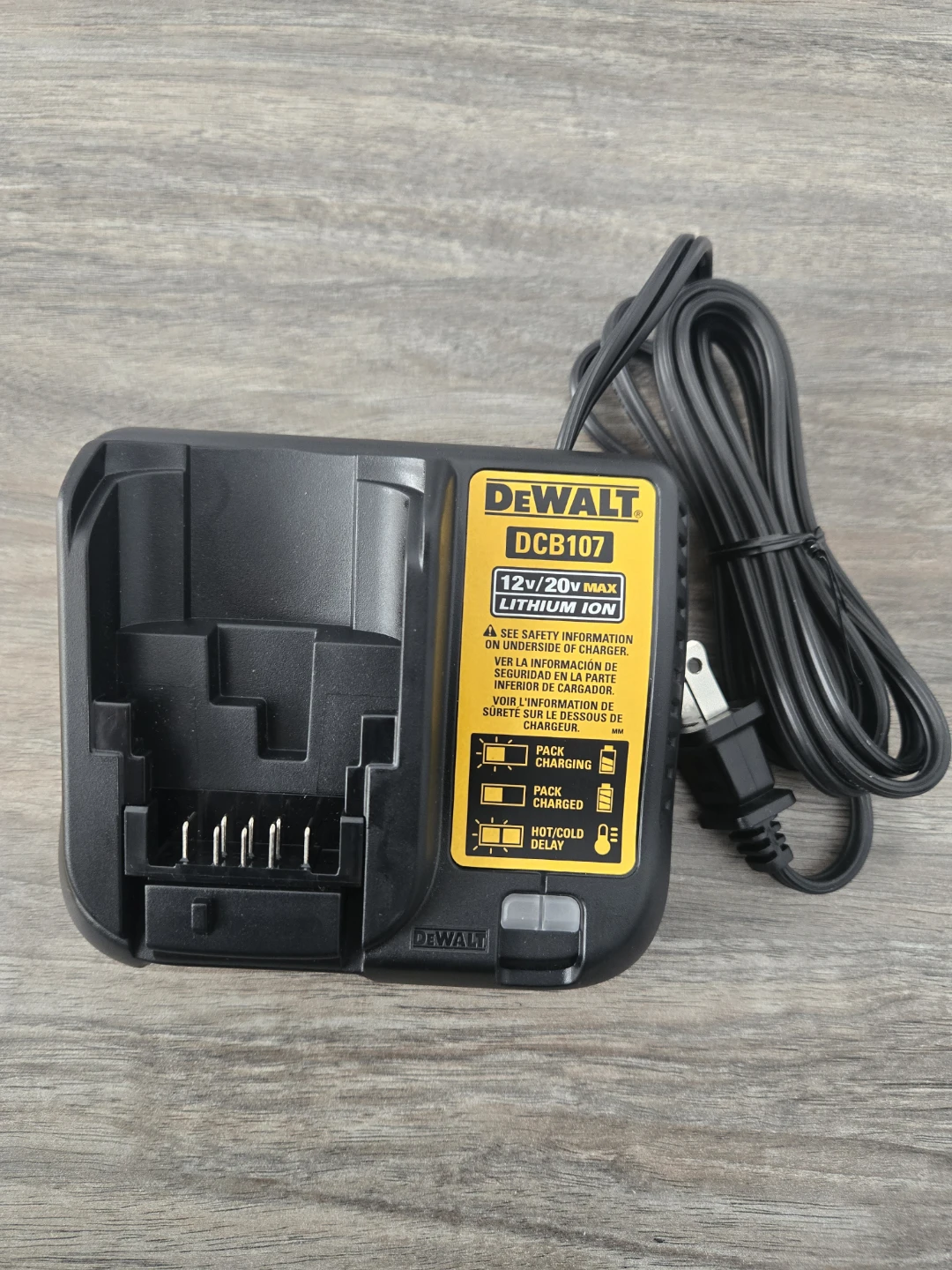 DeWALT DCB107 12V 20V MAX Battery Charger