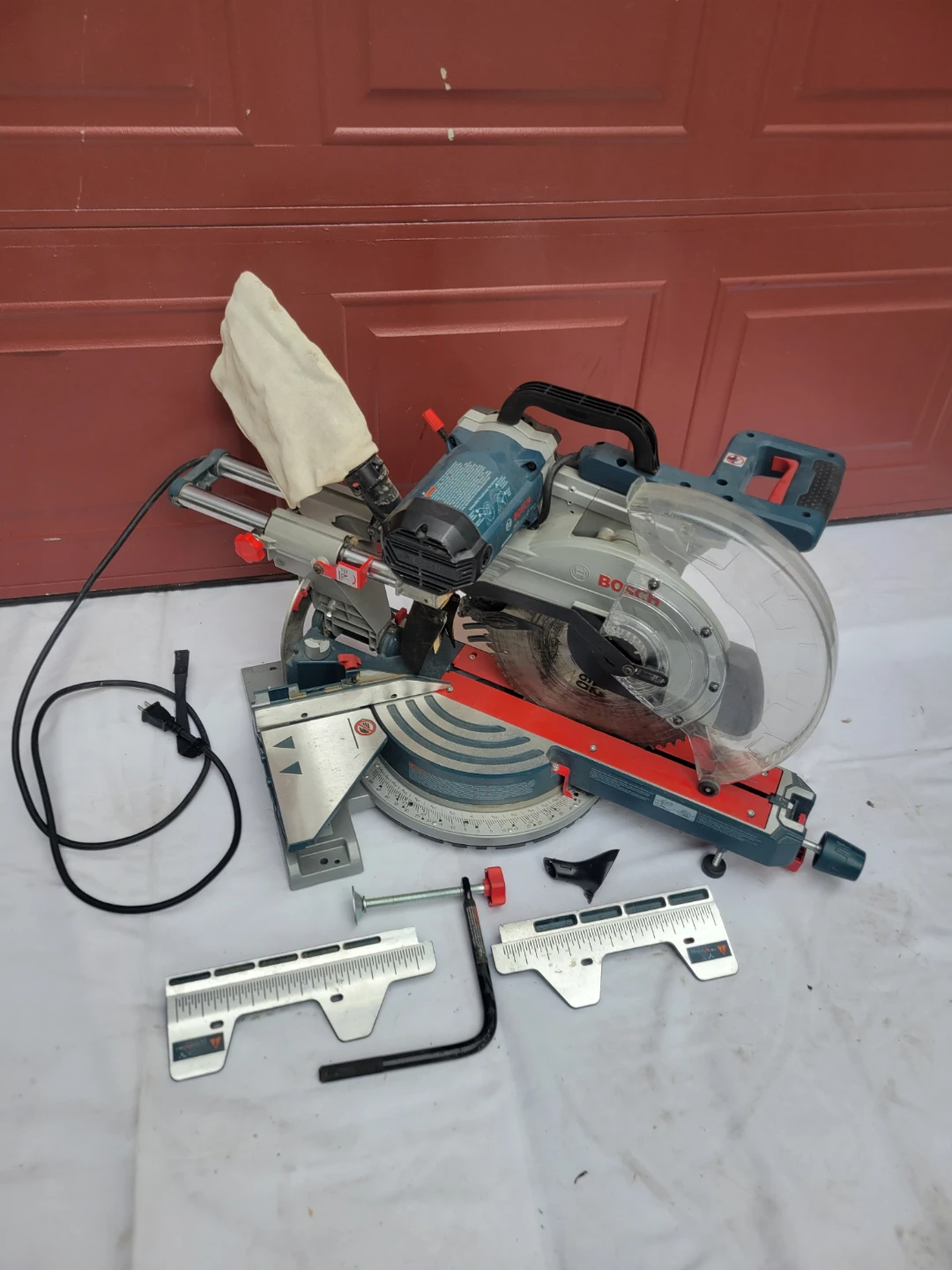 Bosch CM12SD Sliding Miter Saw like new - photo 3