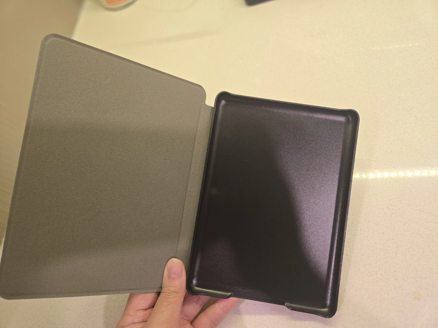Kindle 10th gen black case - photo 4