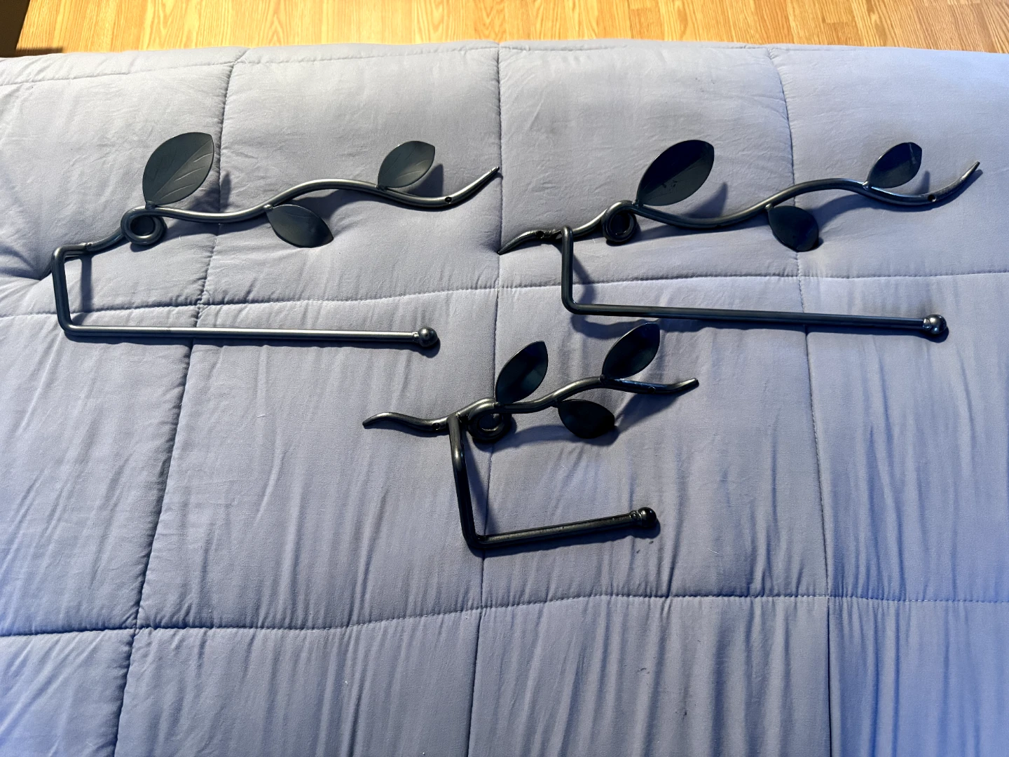 Set of 3 Black Metal Leaf Design Towel/Paper Towel Holders