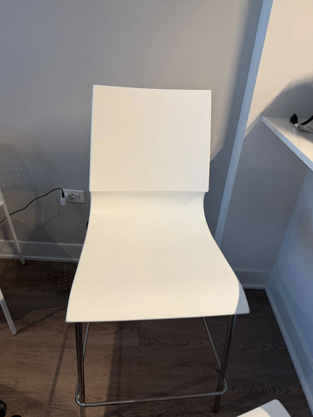 White Counter Height Bar Stool (x3) - photo 3